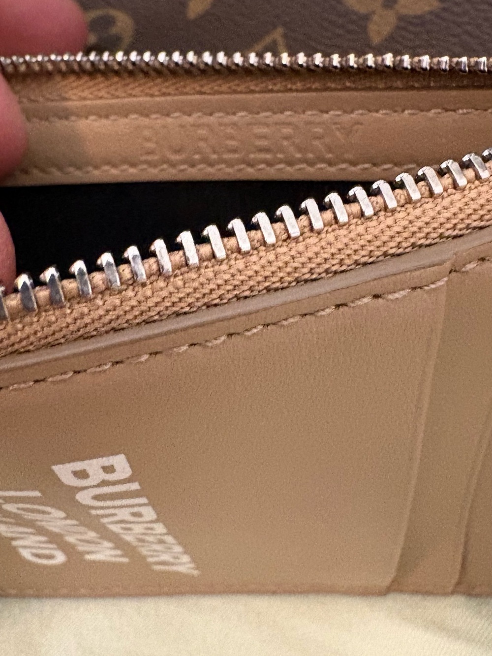 Burberry Alwyn Card Case - Picture 3 of 7